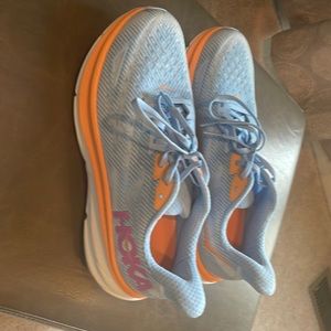 HOKA Clifton 9 shoes size women’s 10.5